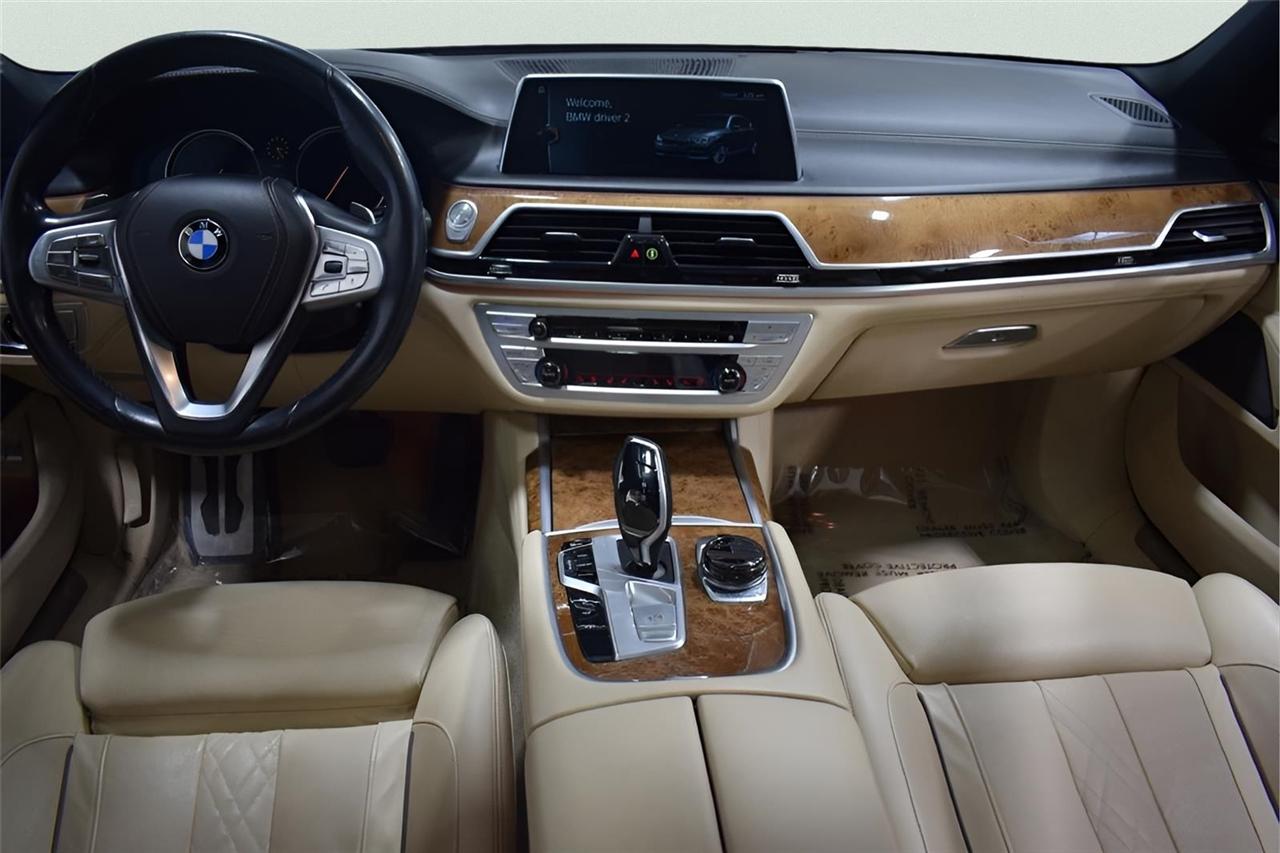 BMW 7-Series  2017