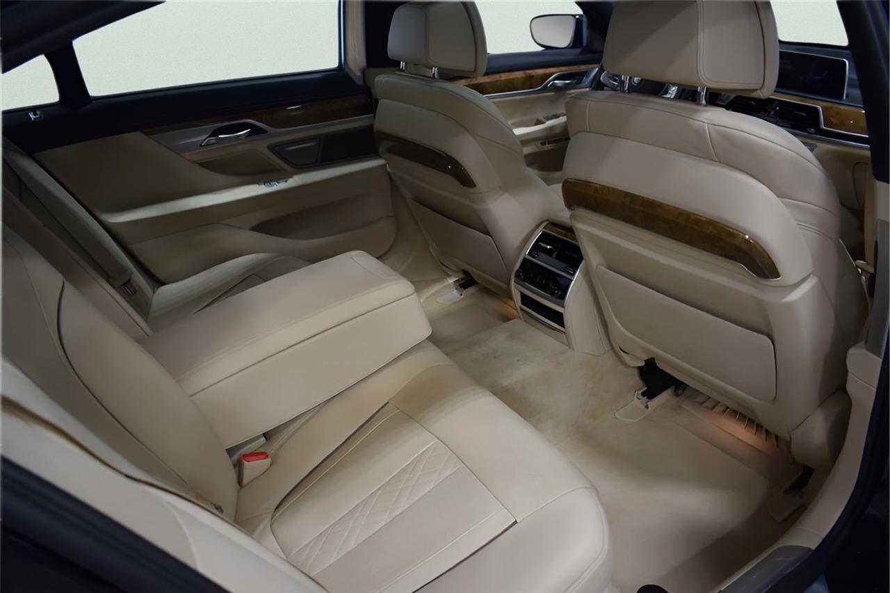 BMW 7-Series  2017