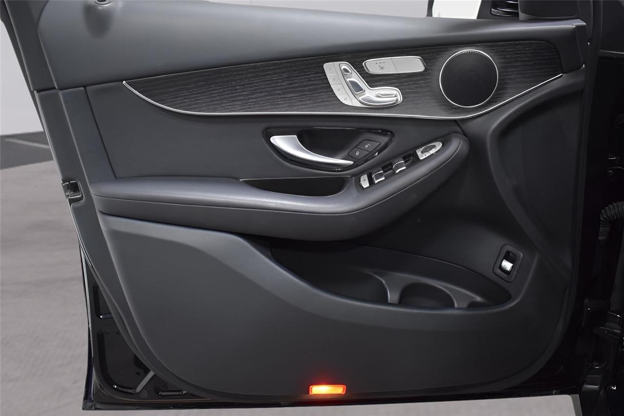 Mercedes-Benz GLC-Class  2022