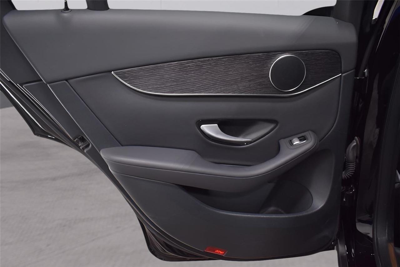 Mercedes-Benz GLC-Class  2022