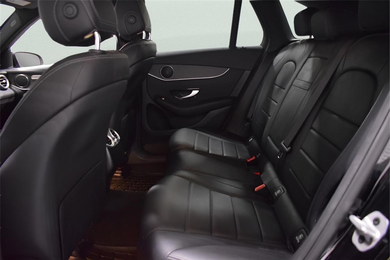 Mercedes-Benz GLC-Class  2022