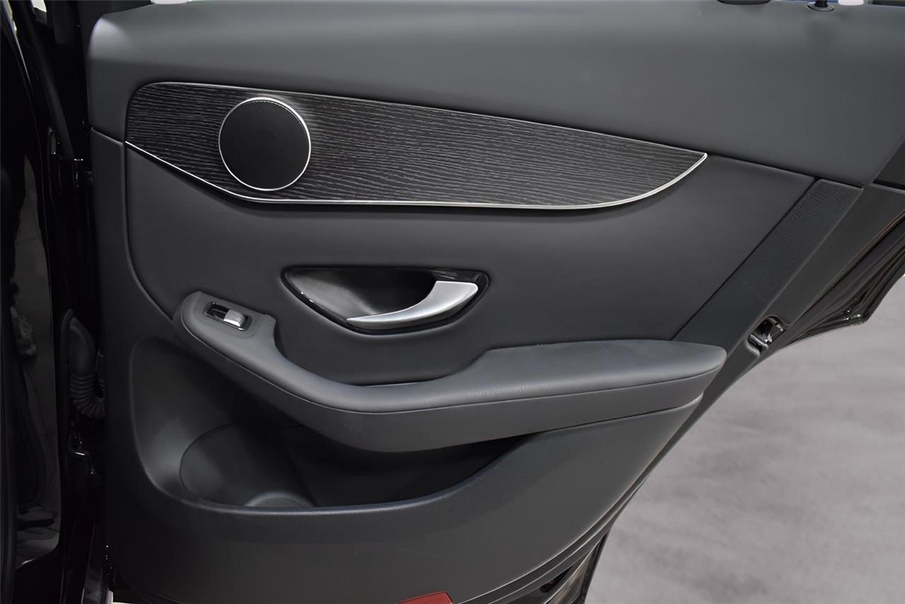 Mercedes-Benz GLC-Class  2022