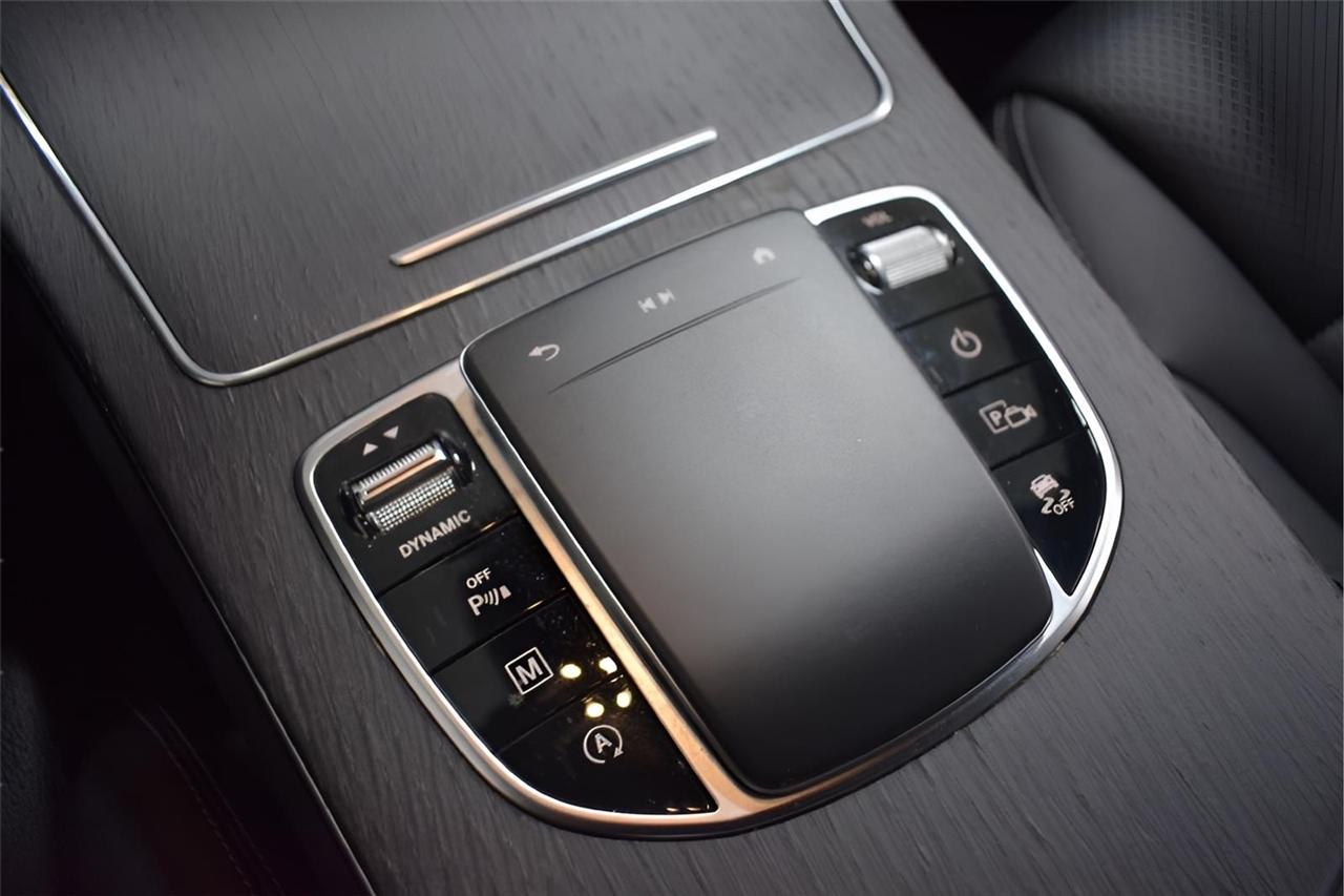 Mercedes-Benz GLC-Class  2022