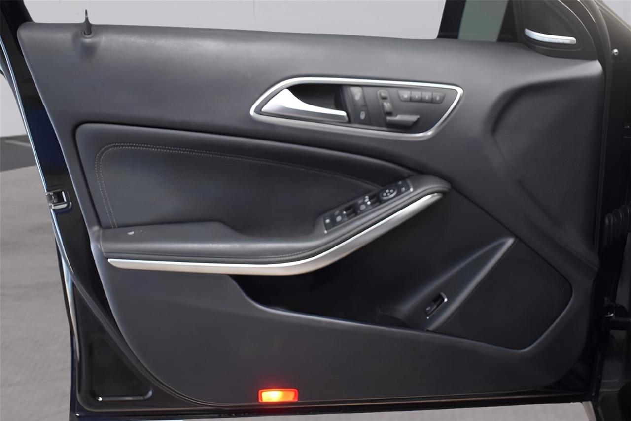 Mercedes-Benz GLA-Class  2015