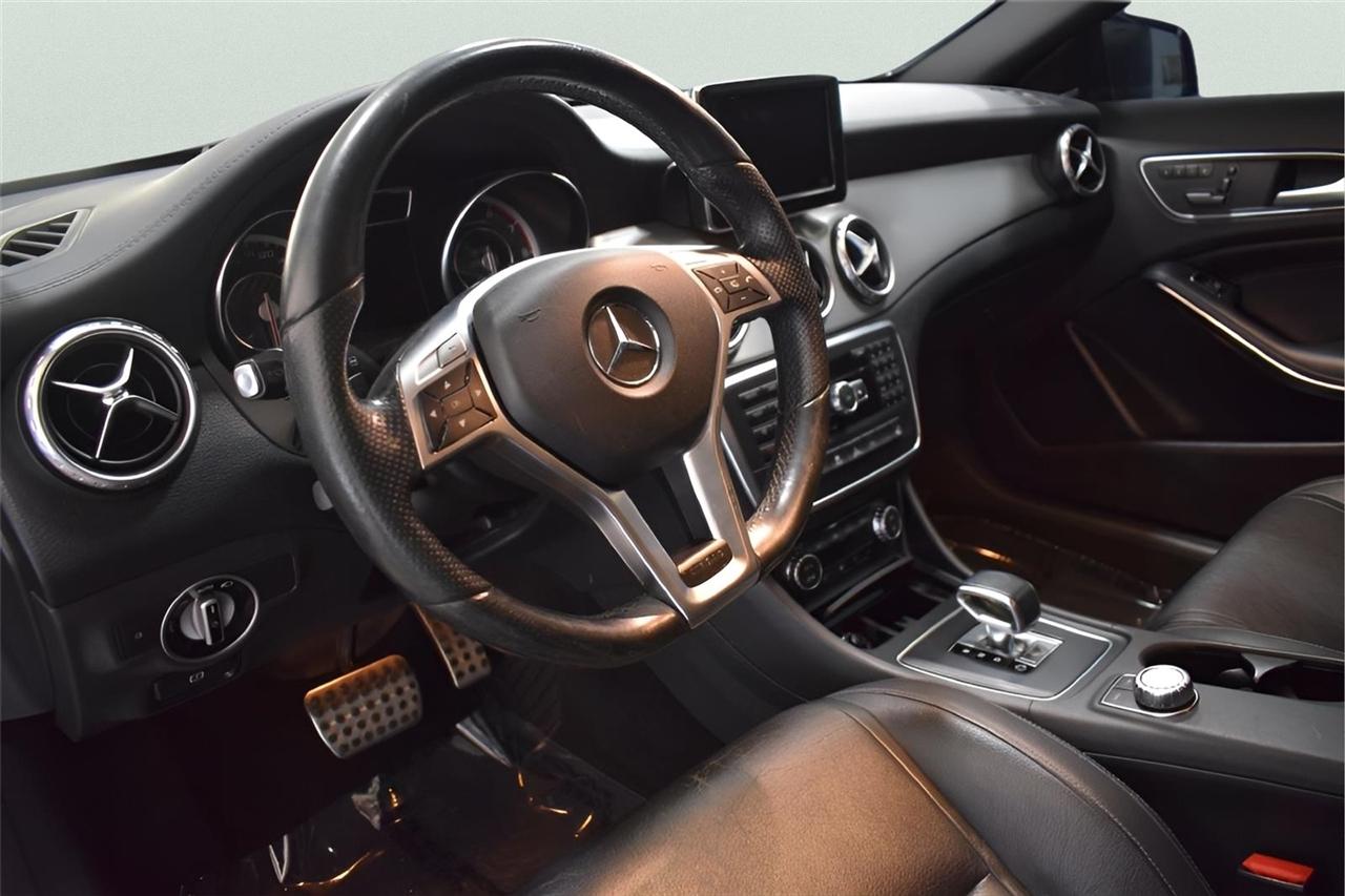 Mercedes-Benz GLA-Class  2015