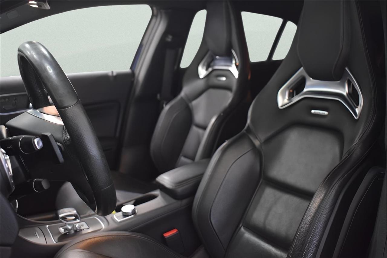 Mercedes-Benz GLA-Class  2015