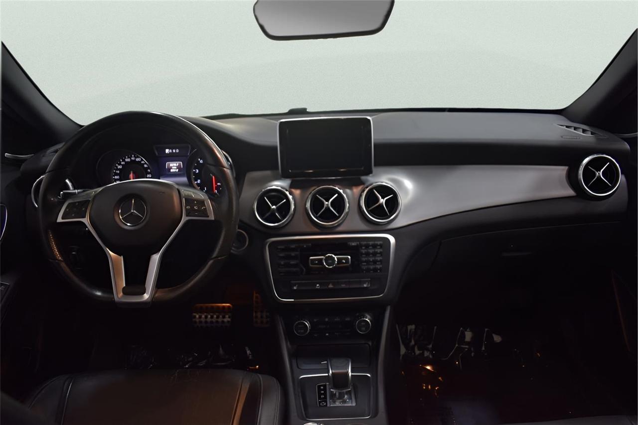 Mercedes-Benz GLA-Class  2015