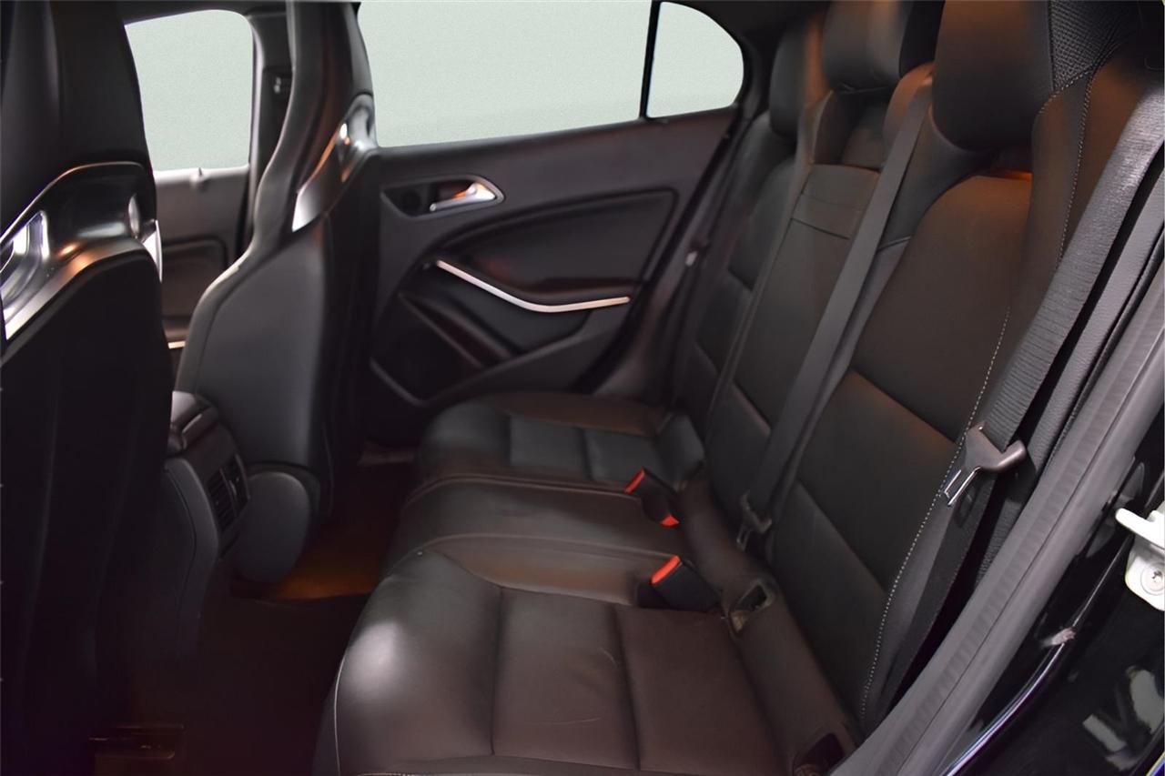 Mercedes-Benz GLA-Class  2015