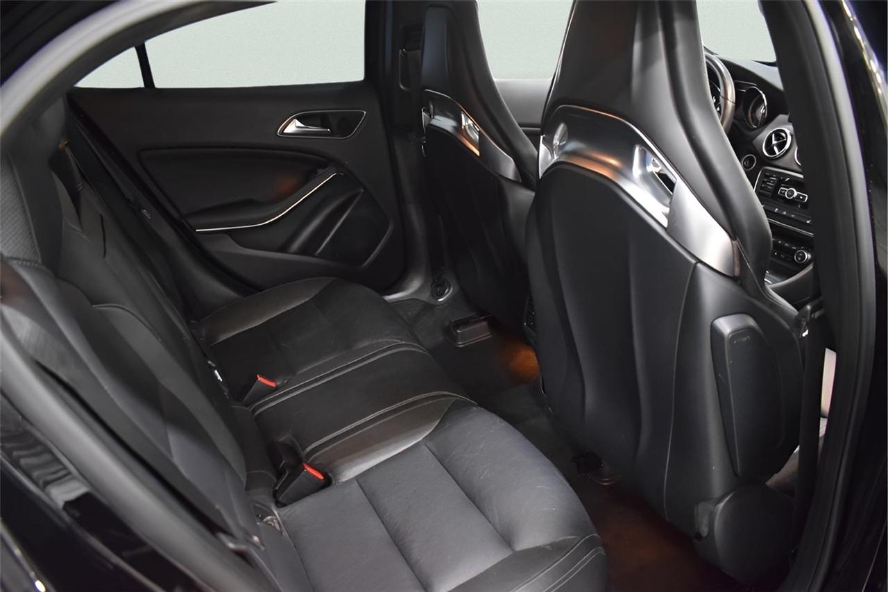 Mercedes-Benz GLA-Class  2015