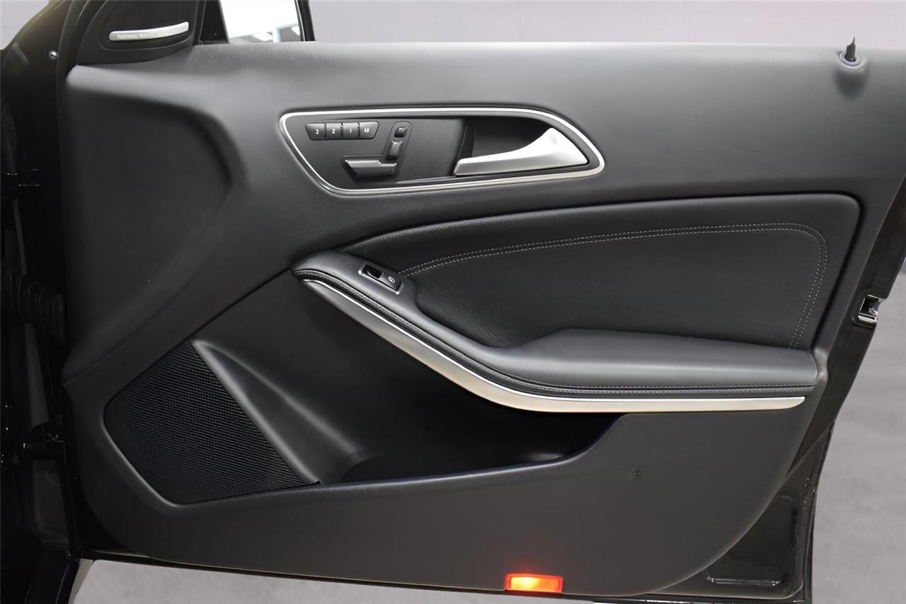 Mercedes-Benz GLA-Class  2015