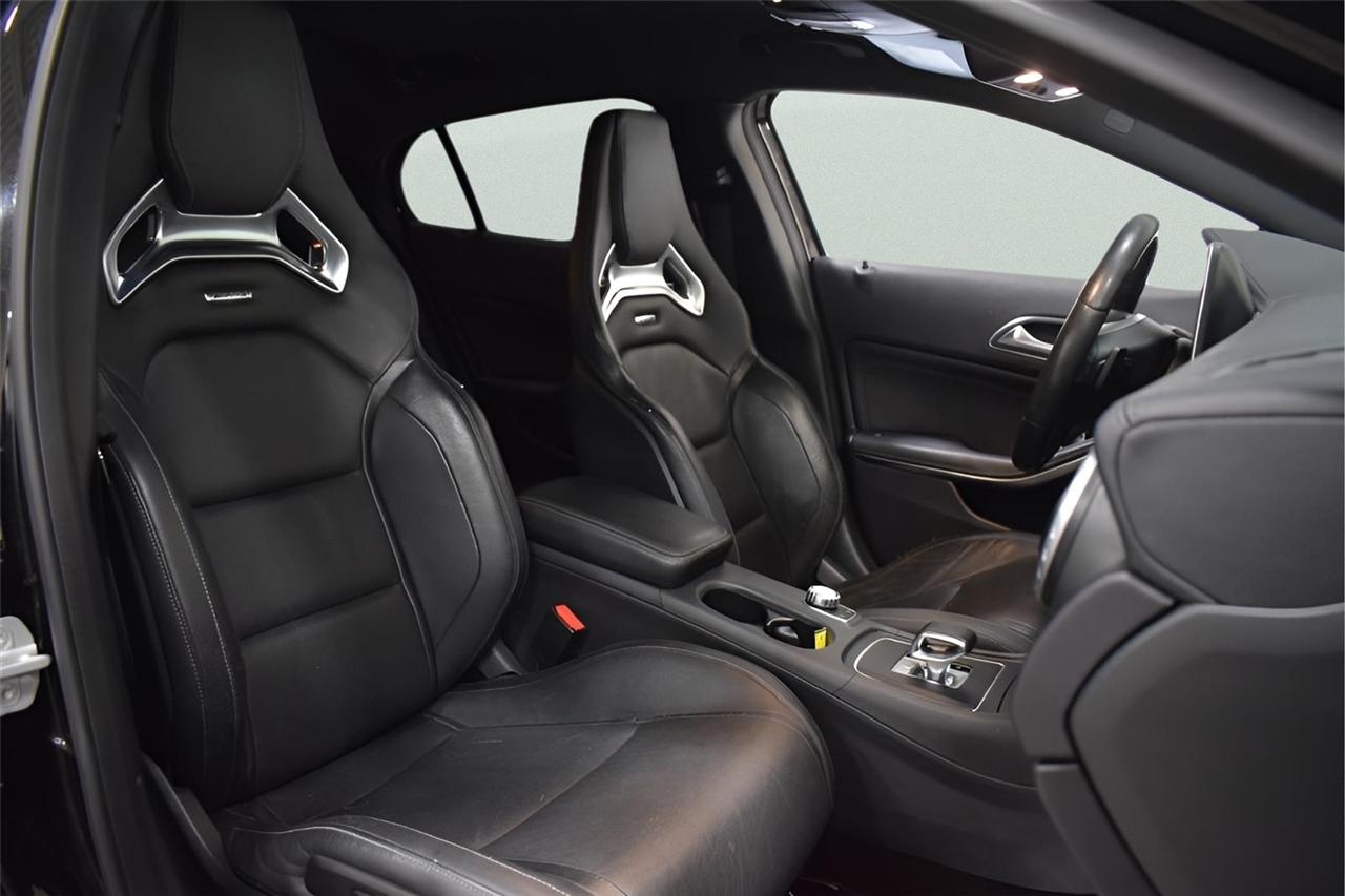 Mercedes-Benz GLA-Class  2015