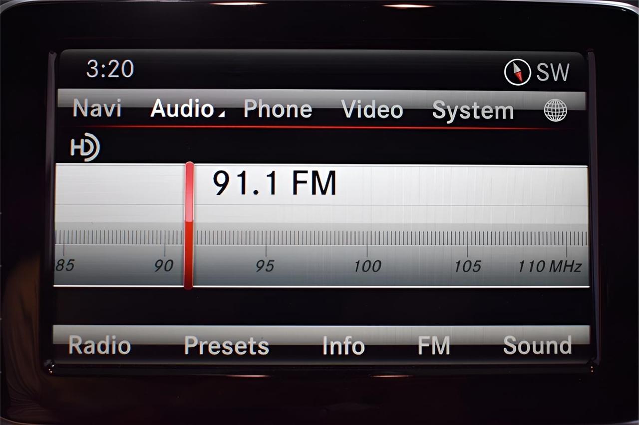 Mercedes-Benz GLA-Class  2015