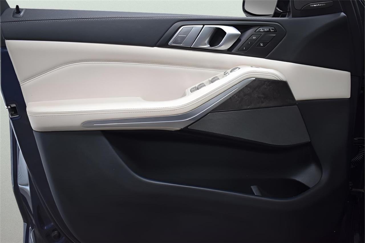 BMW X7  2020