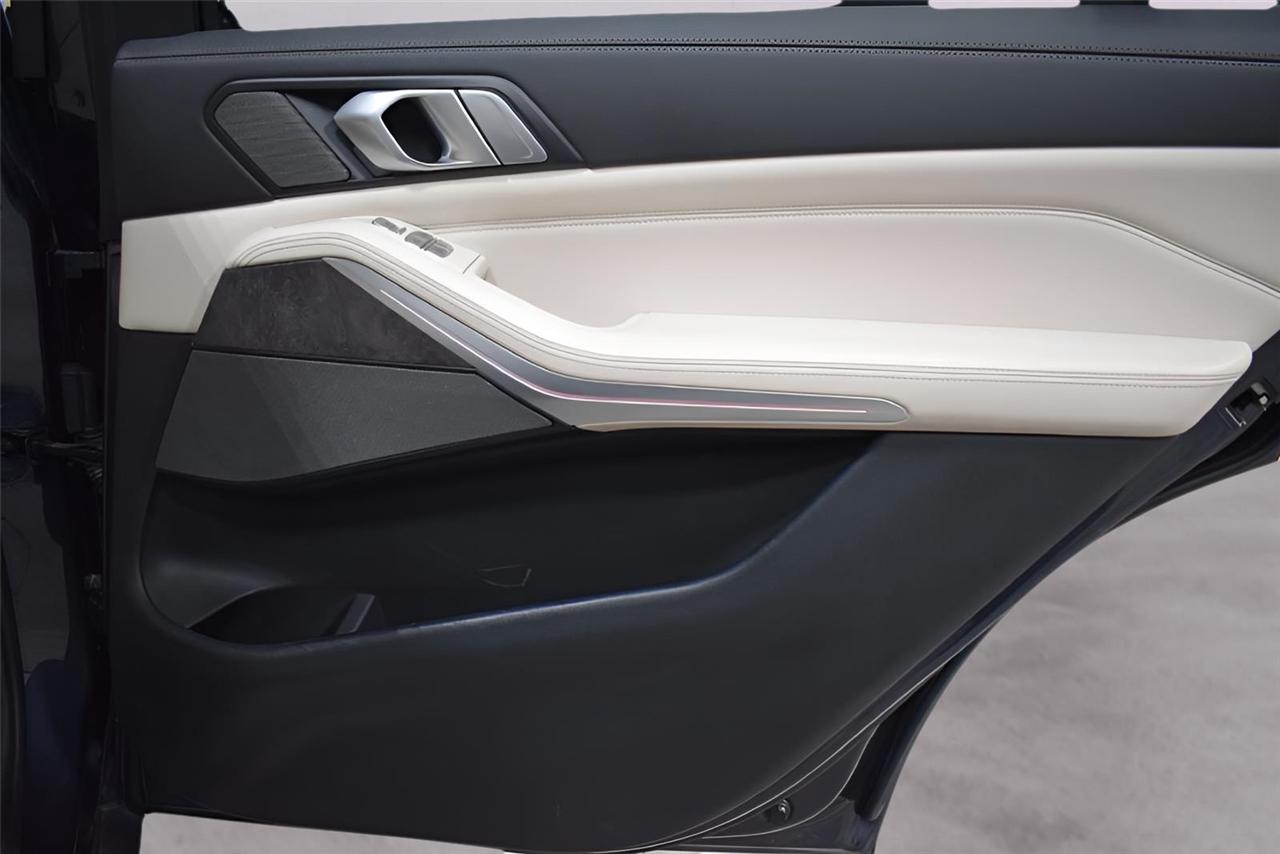 BMW X7  2020