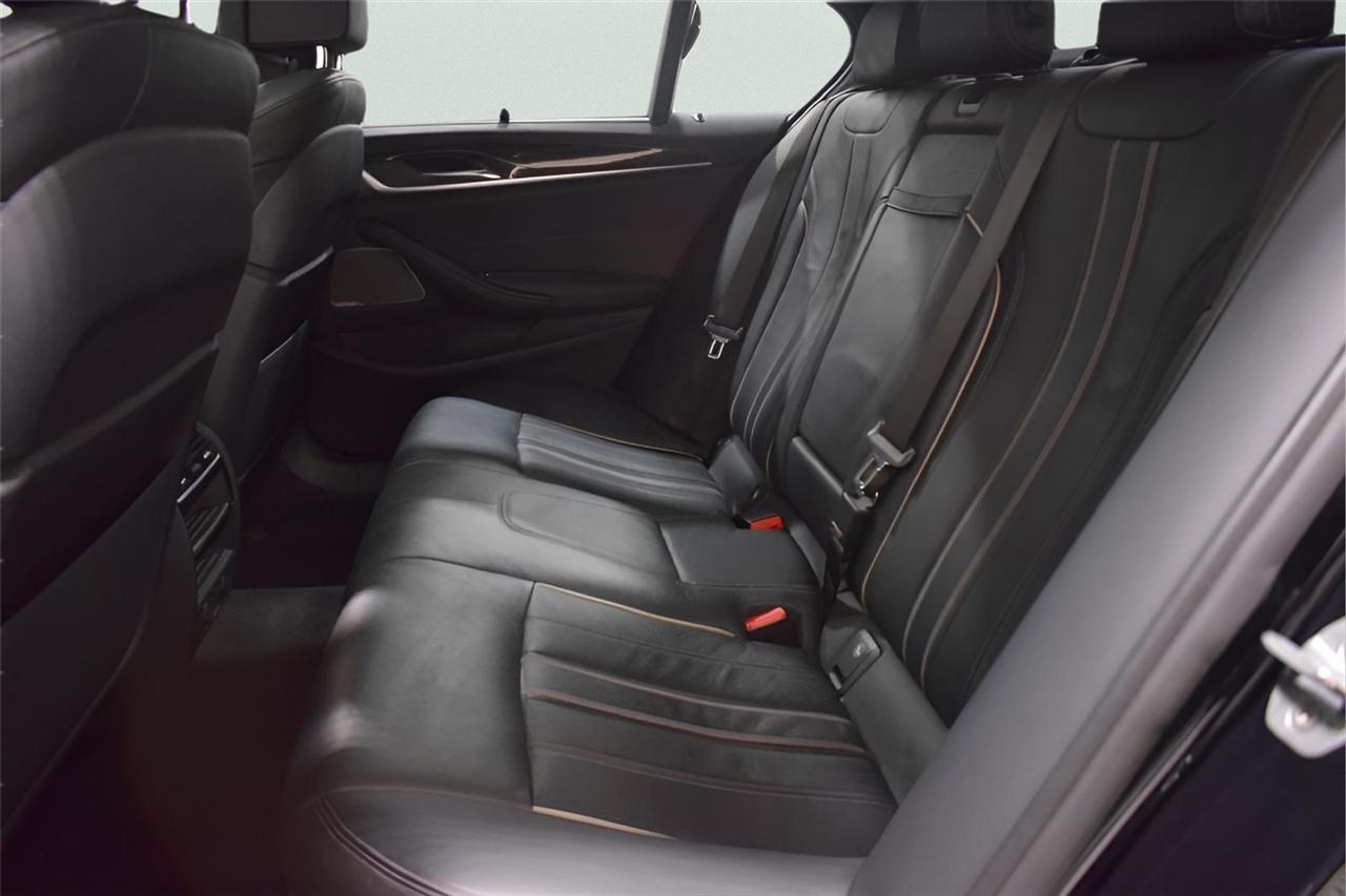BMW 5-Series  2019