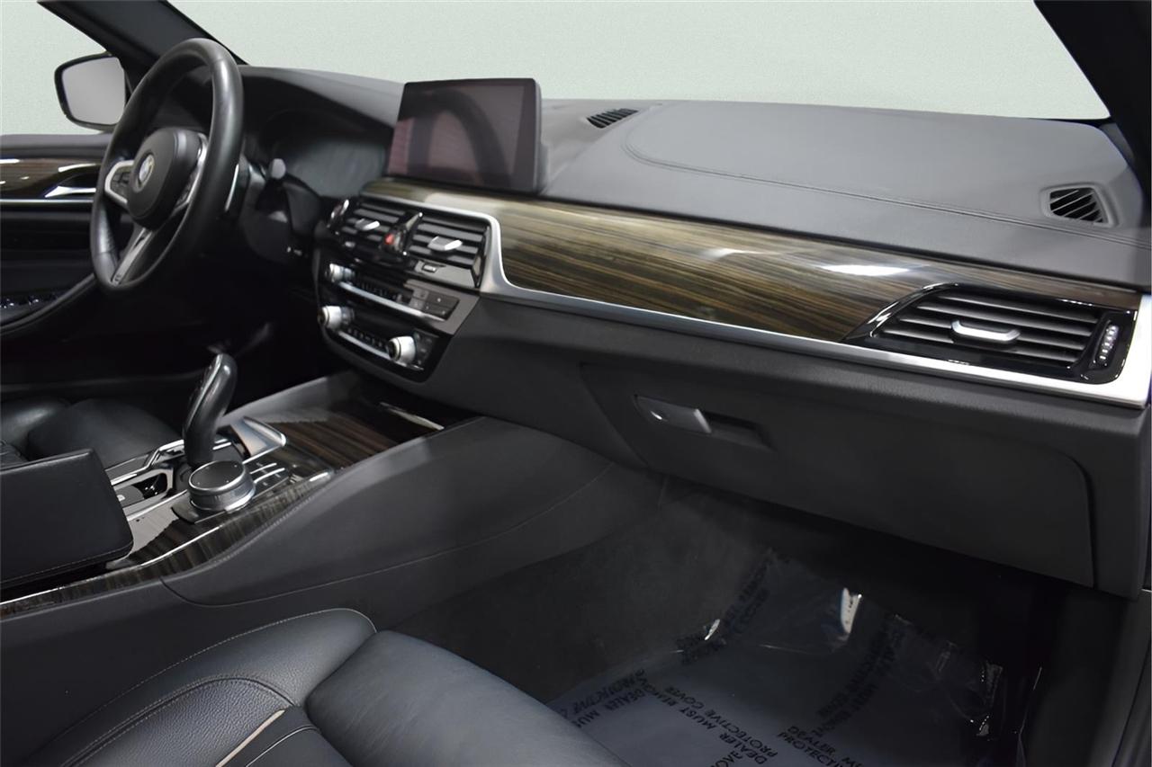 BMW 5-Series  2019