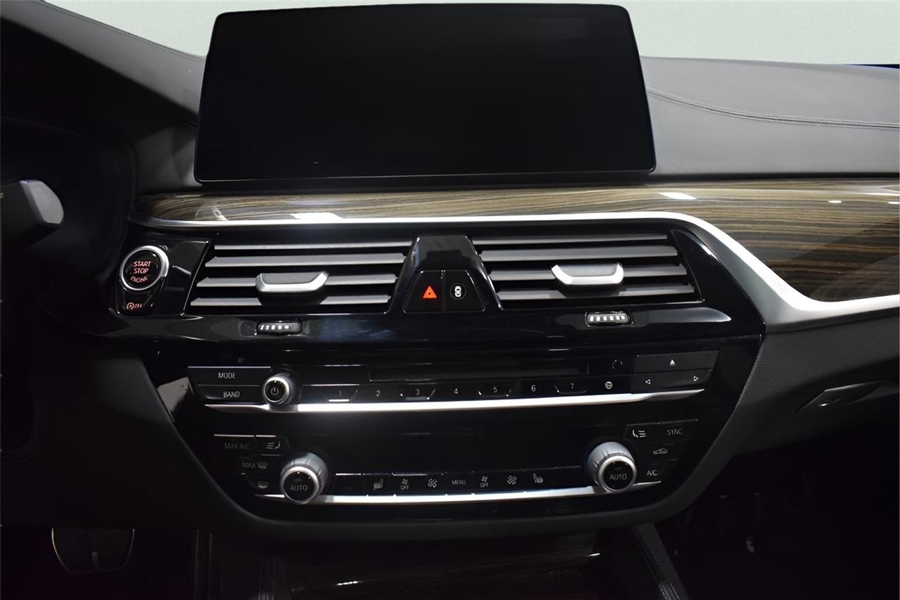 BMW 5-Series  2019