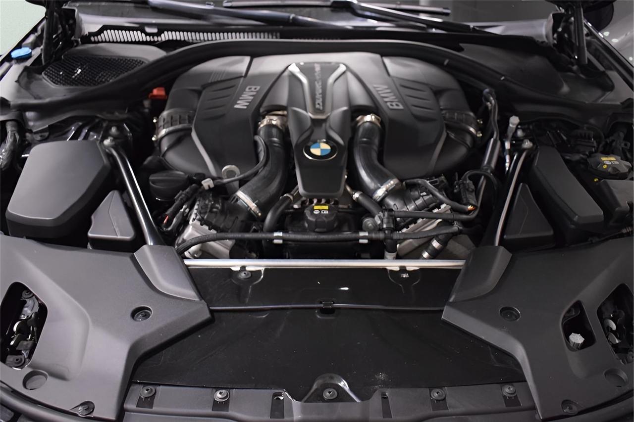 BMW 5-Series  2019