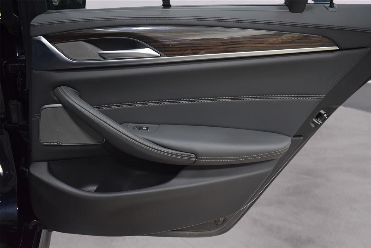 BMW 5-Series  2019