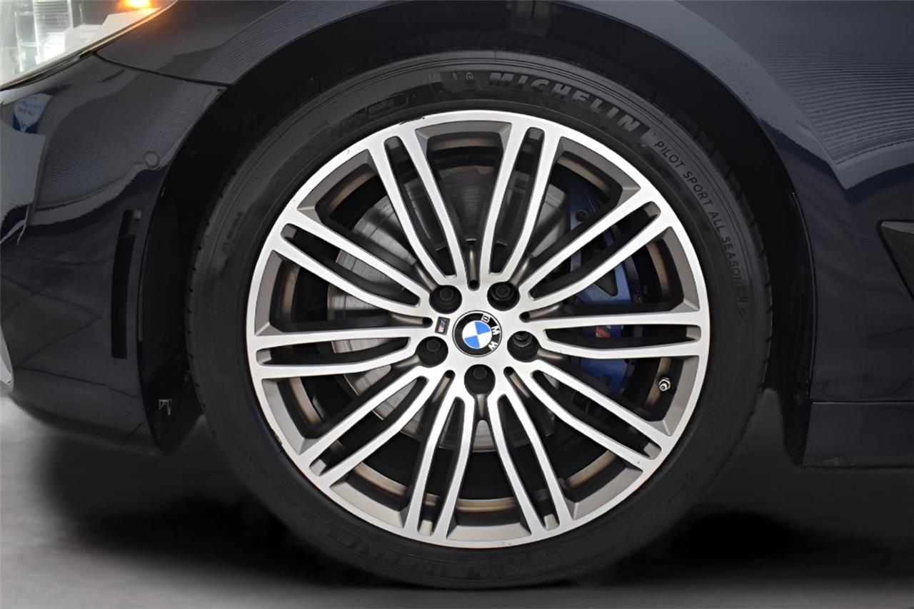 BMW 5-Series  2019