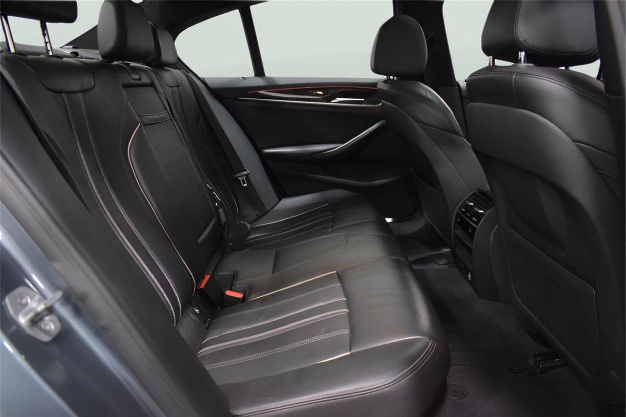 BMW 5-Series  2019