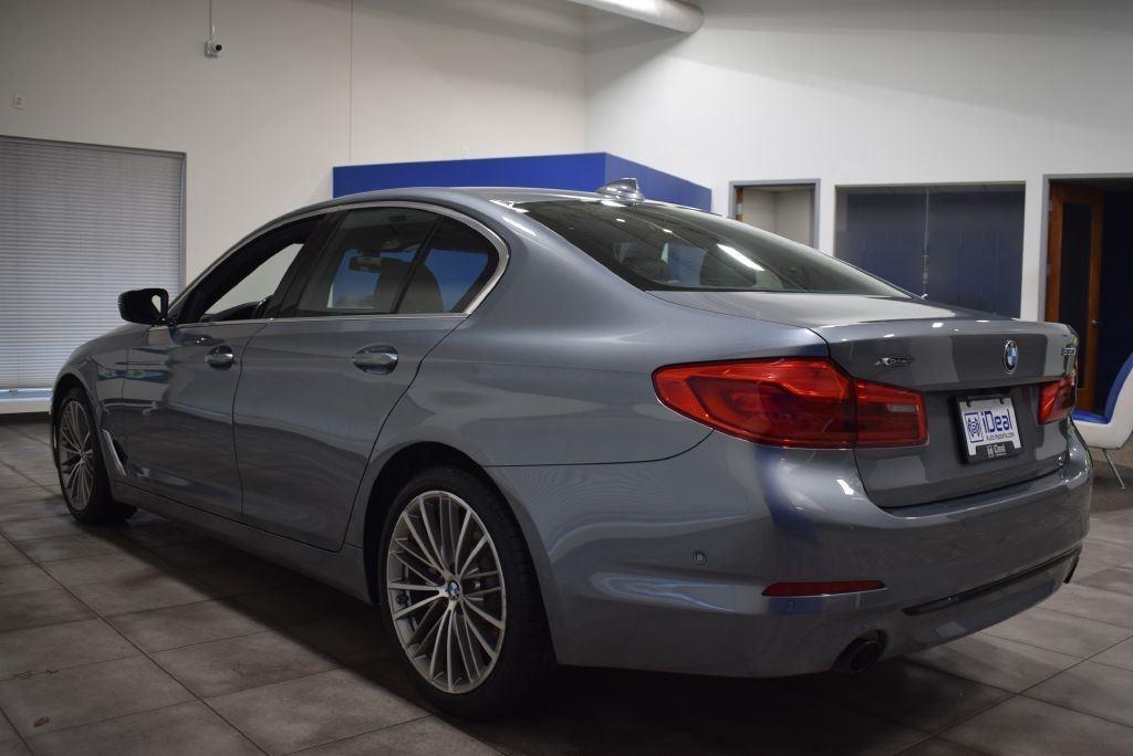 BMW 5-Series  2019