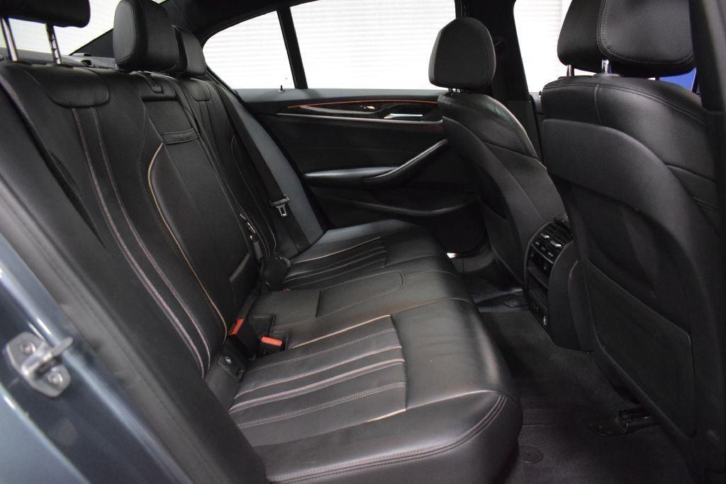 BMW 5-Series  2019