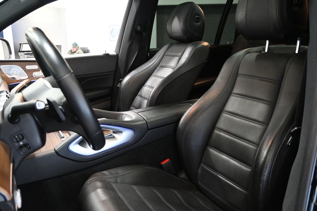 Mercedes-Benz GLS-Class  2021