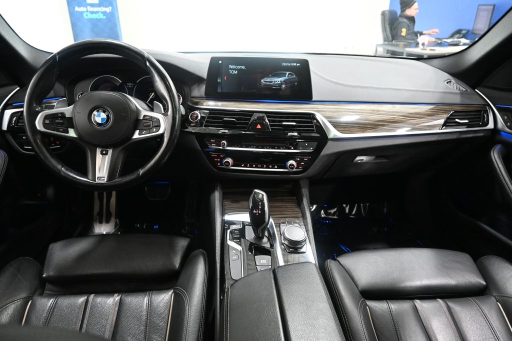 BMW 5-Series  2018