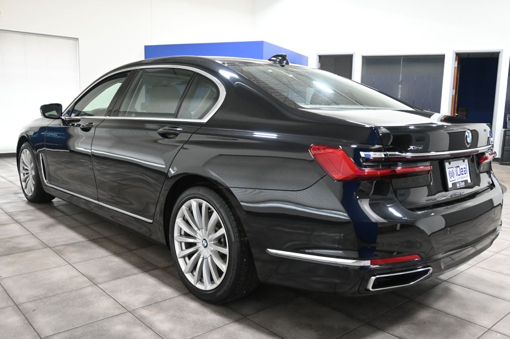 BMW 7-Series  2020