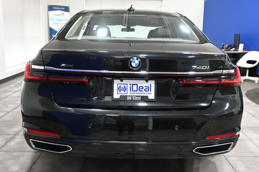 BMW 7-Series  2020