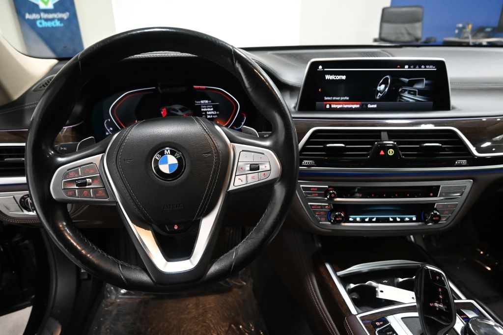 BMW 7-Series  2020