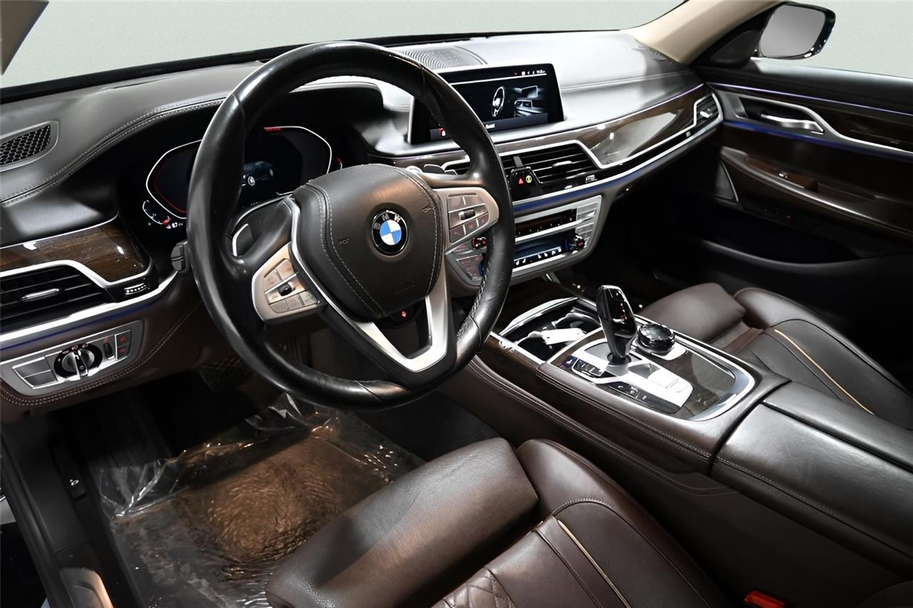 BMW 7-Series  2020