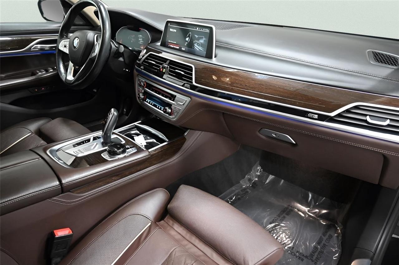 BMW 7-Series  2020