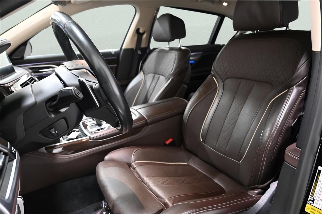 BMW 7-Series  2020