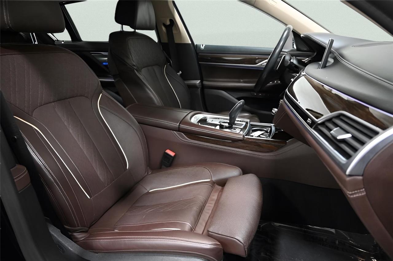 BMW 7-Series  2020