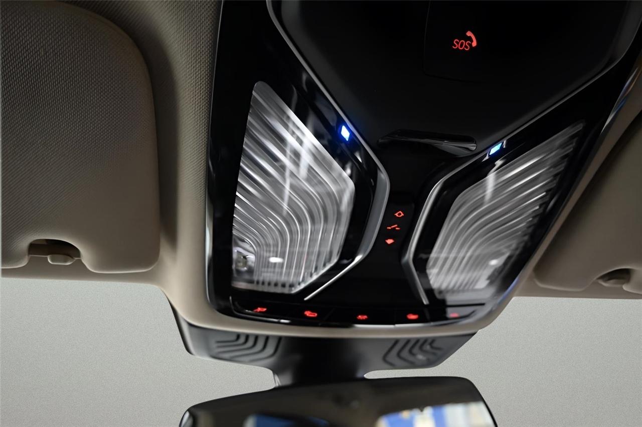 BMW 7-Series  2020