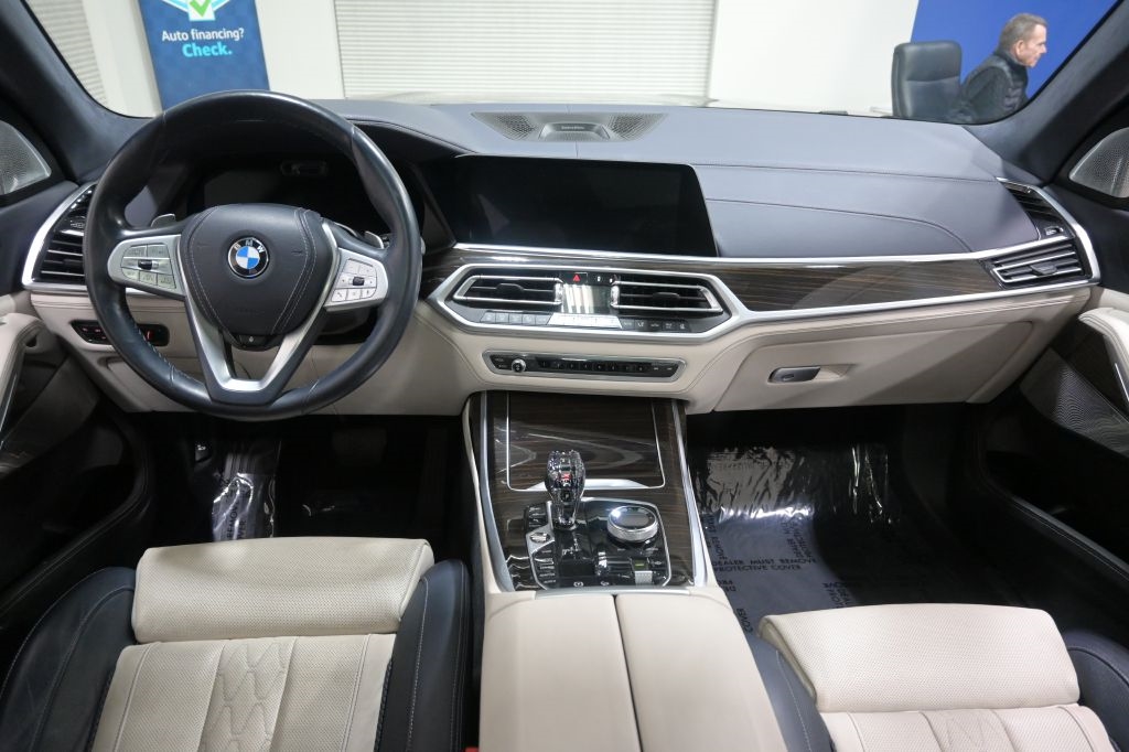 BMW X7  2019
