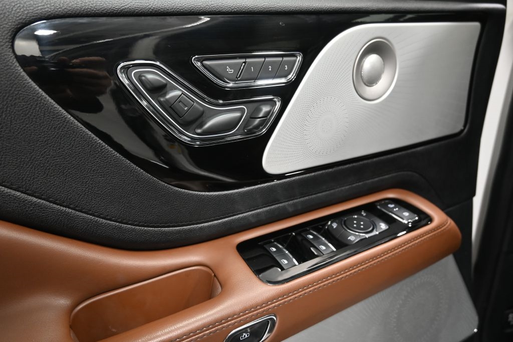 Lincoln Aviator  2021