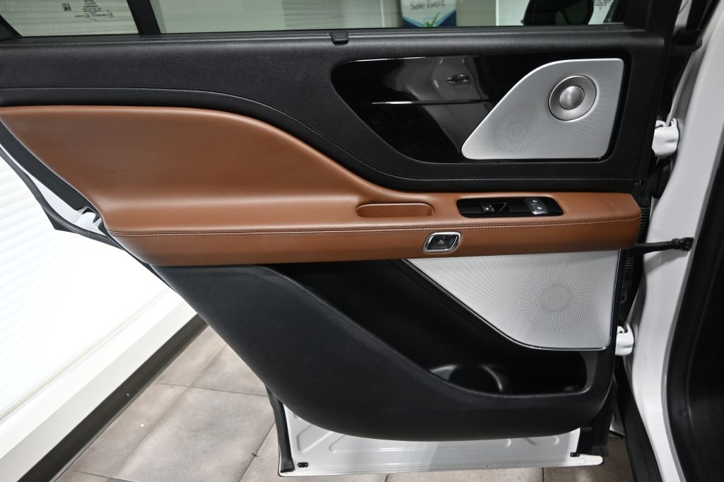 Lincoln Aviator  2021