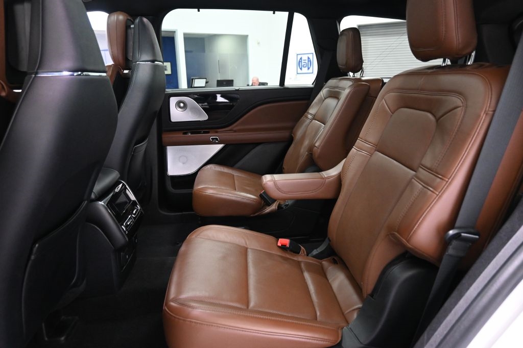 Lincoln Aviator  2021