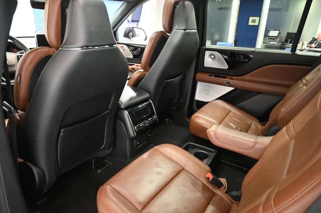 Lincoln Aviator  2021