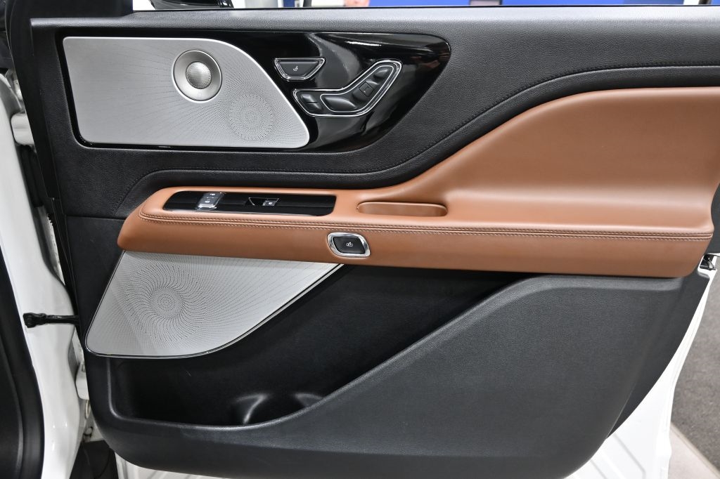 Lincoln Aviator  2021