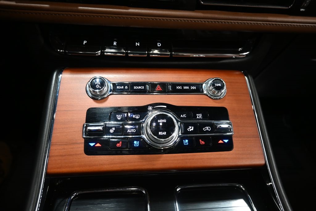 Lincoln Aviator  2021