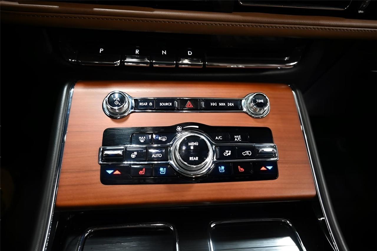 Lincoln Aviator  2021