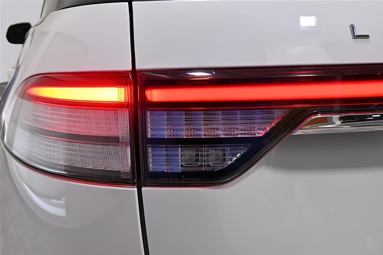 Lincoln Aviator  2021