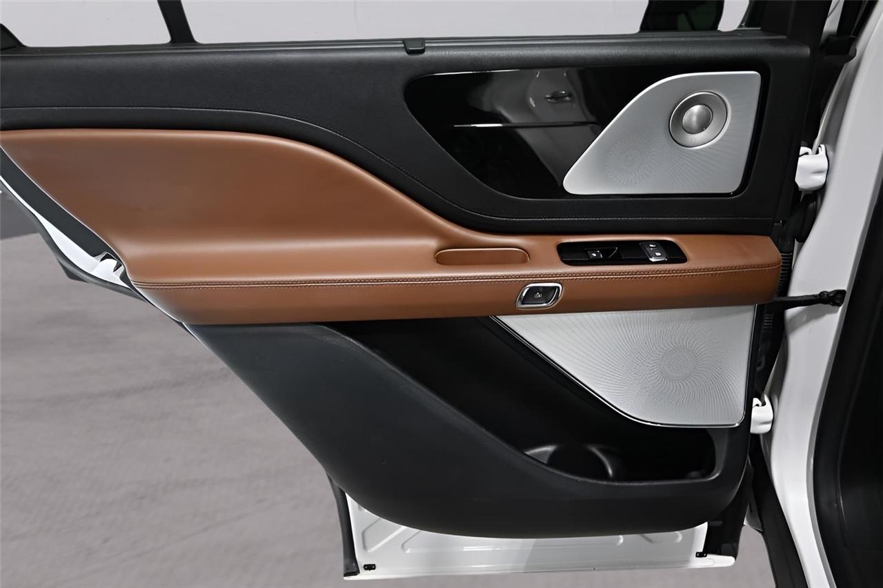 Lincoln Aviator  2021