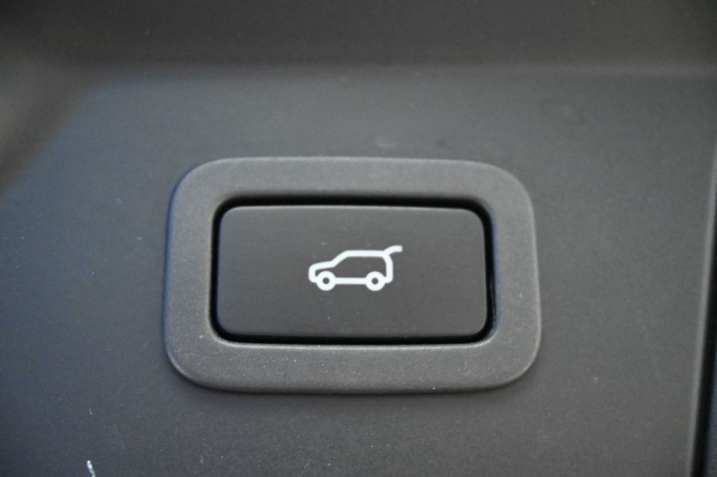 Land Rover Range Rover Velar  2019