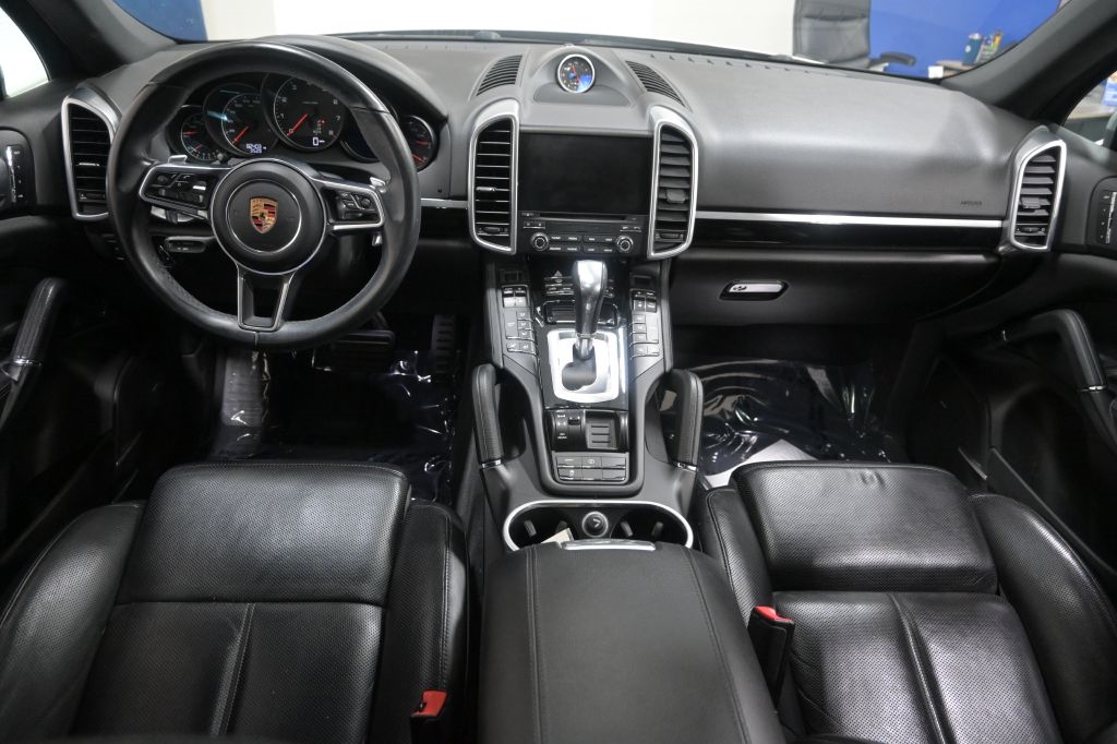 Porsche Cayenne  2018