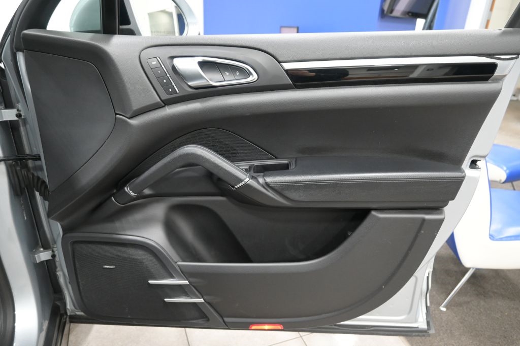 Porsche Cayenne  2018